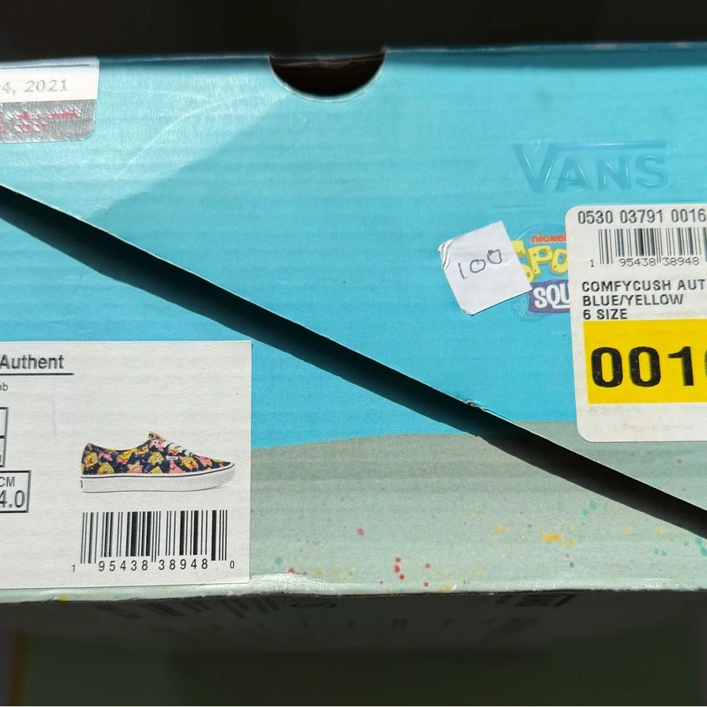 Vans ComfyCush SpongeBob Sneakers - Black and Yellow. New with box. - Picture 11 of 11